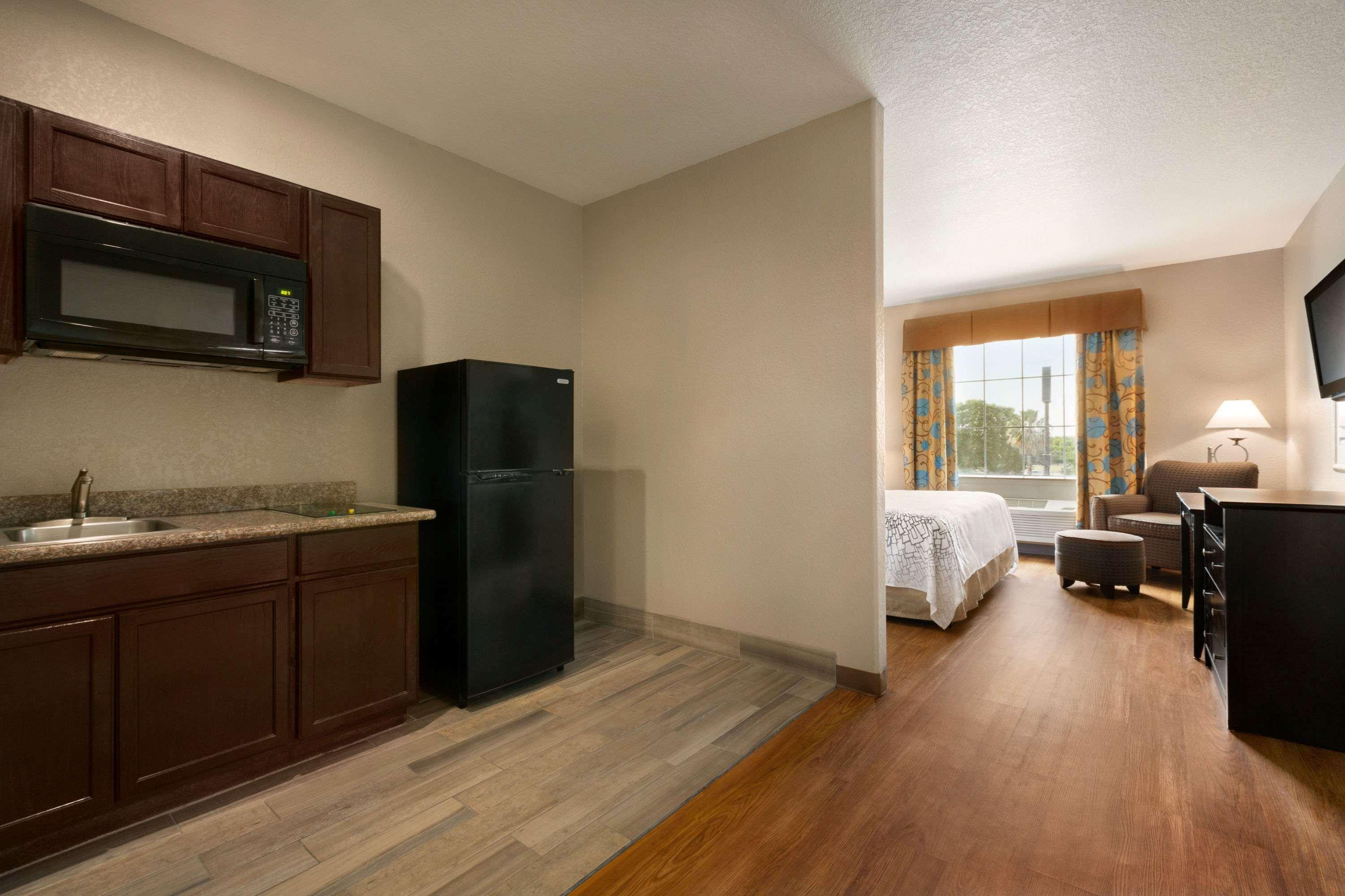Studio 6 San Antonio - East Εξωτερικό φωτογραφία